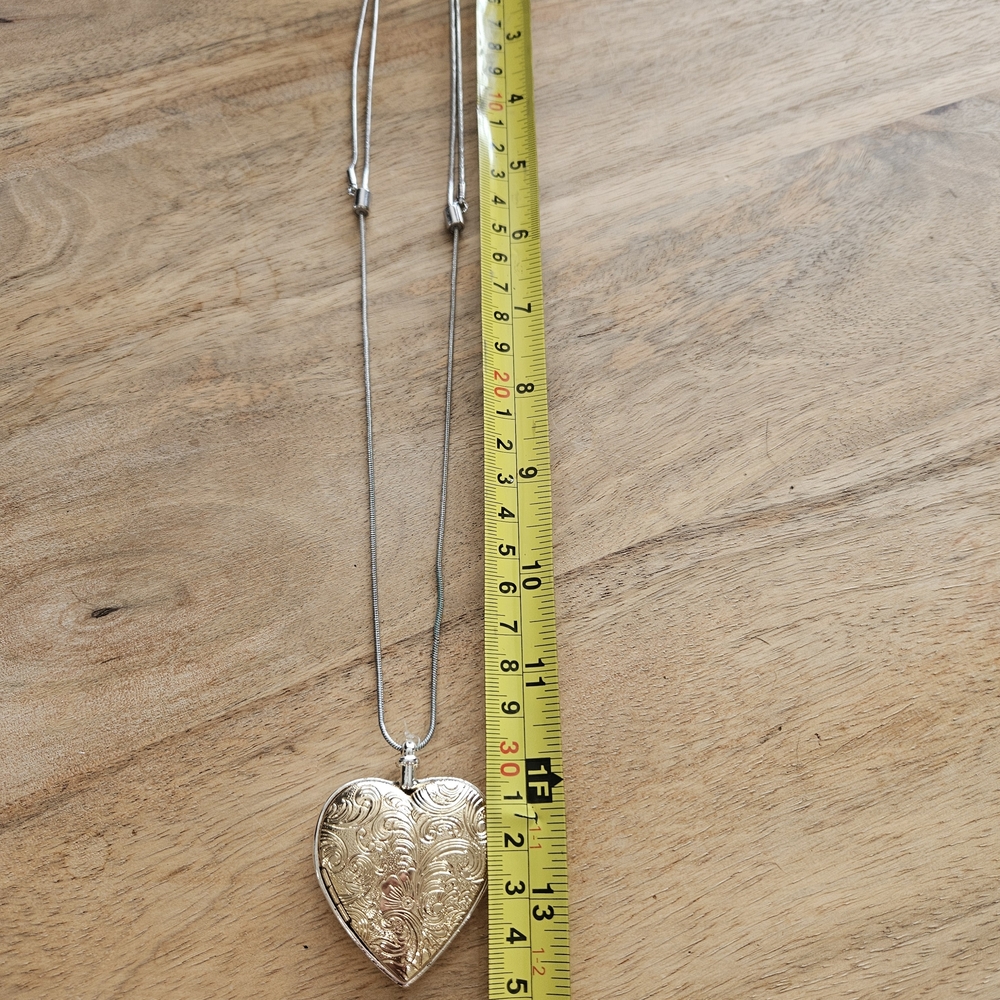 Heart Locket Necklace - Picture 5 of 10